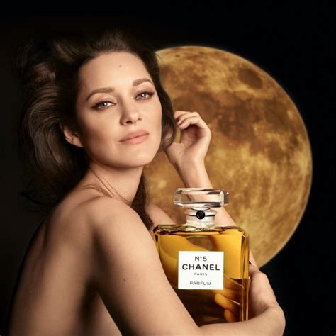 actress in chanel no 5 ad